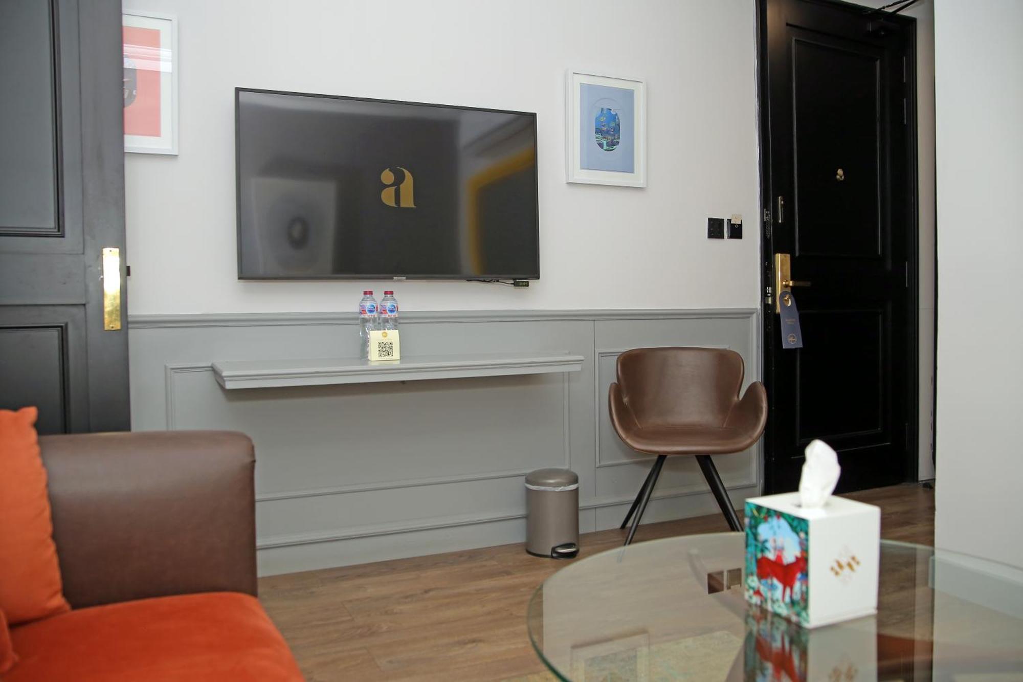 Ambiance Boutique Art Hotel Lahore Habitación foto A room at the hotel